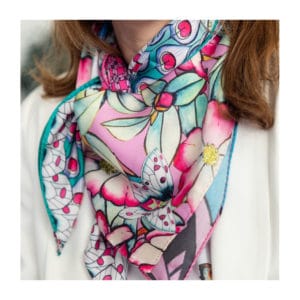 Foulard Clairvoyance dessiné, aquarellé et confectionné en France, 100% soie représentant la clairvoyance.